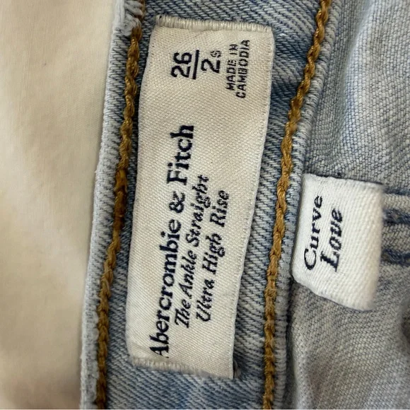 Abercrombie & Fitch Ultra High Rise Ankle Straight Jeans - Picture 4 of 4